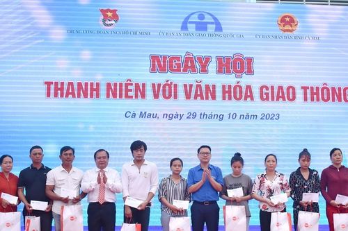 Thượng tôn pháp luật để xây dựng Văn hóa giao thông an toàn