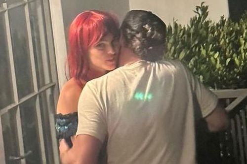 Bức ảnh nhạy cảm của Leonardo DiCaprio và bạn gái kém 24 tuổi