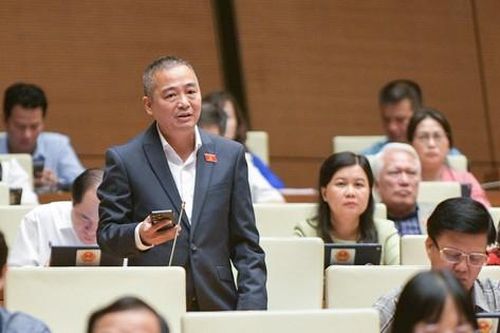 ĐBQH lo lắng chuyện tái nghèo: Đột quỵ, lên thành phố chữa bệnh là nhà cửa sạch bách