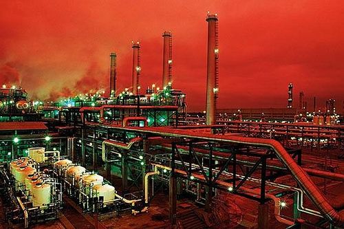 Tin Thị trường: Giá dầu giảm 1% trước số liệu của hai nền kinh tế hàng đầu