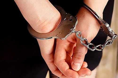 Truy tố người chồng dùng dao ép vợ tự tử