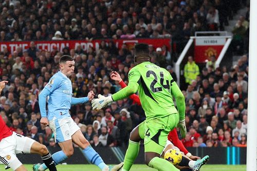 MU thua thảm trên sân nhà: Khi Man City là vua derby