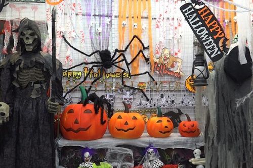 TP.HCM: Thị trường đồ trang trí Halloween vẫn im lìm trước ngày cận lễ