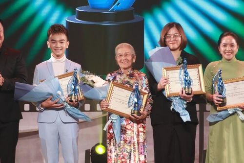 NSƯT Phi Điểu giành giải 'Nữ diễn viên chính xuất sắc' ở tuổi 91