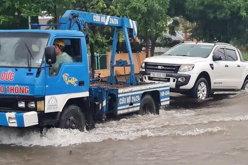 Thành phố Đồng Hới chìm trong biển nước