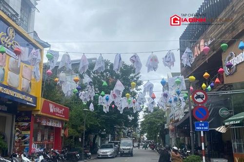 Đường phố Huế tràn ngập không khí Halloween