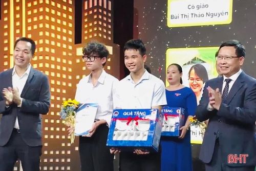 Nhóm học sinh Hà Tĩnh giành giải nhì Cuộc thi 'Thầy cô trong mắt em'