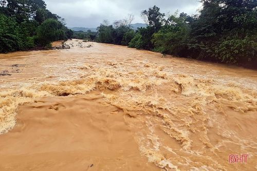 Tin lũ khẩn cấp trên sông Ngàn Sâu