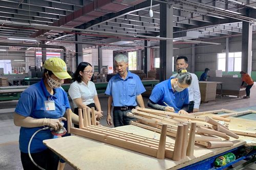 Hoạt động cho vay bị ảnh hưởng trong bối cảnh kinh tế khó khăn