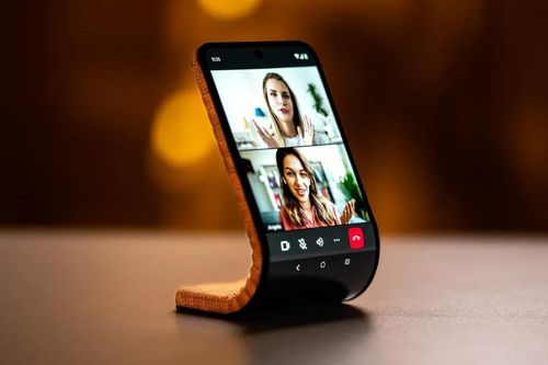 Motorola công bố mẫu điện thoại có thể uốn cong thành smartwatch