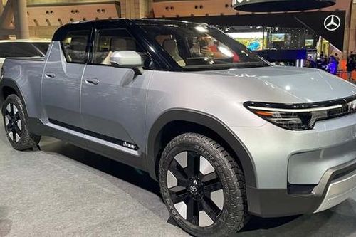 Cận cảnh mẫu xe bán tải thuần điện của Toyota