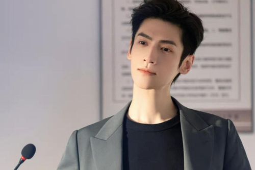 Không còn là tin đồn, La Vân Hi chính thức công bố tin vui cùng bạn gái mới sau hơn 1 năm hẹn hò