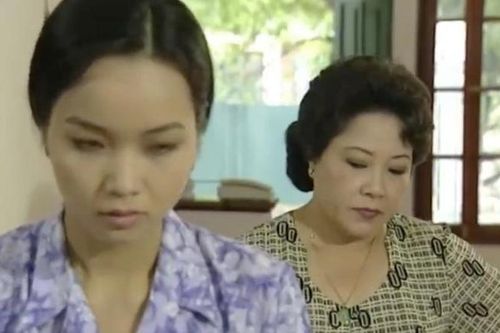 Vô tình nghe được cuộc nói chuyện của tôi với bạn trai, mẹ khuyên chia tay gấp