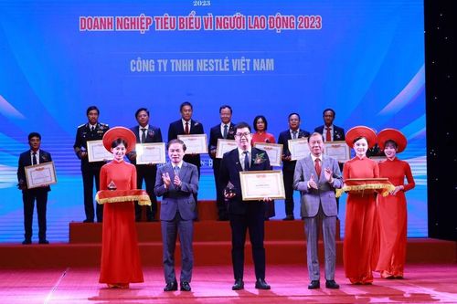Lần thứ tư Nestlé Việt Nam được vinh danh là doanh nghiệp tiêu biểu vì người lao động