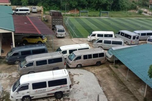 Bắt giữ 15 ô tô tải van vận chuyển gỗ và đường kính lậu