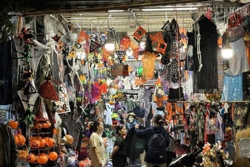 Hà Nội: Phố Hàng Mã 'rùng rợn' trước thềm Halloween