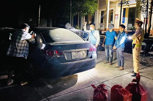 Mường Khương: Bắt đối tượng vận chuyển hơn 39 kg pháo