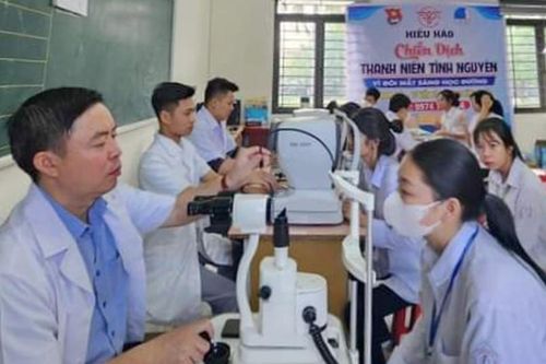 Phú Bình: Khám mắt miễn phí cho gần 1.400 học sinh