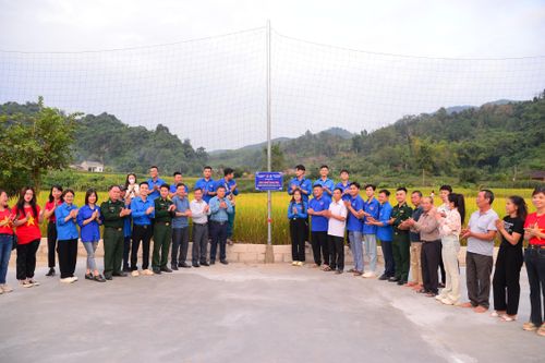 'Trao yêu thương – Gửi ước mơ em' tại xã biên giới của Lạng Sơn