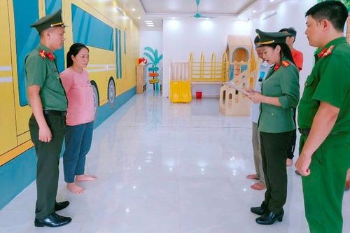 Thủ đoạn tổ chức cho người nước ngoài ở lại Việt Nam trái phép