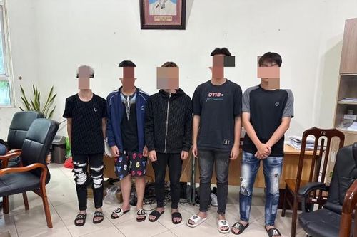 Đập vỡ điện thoại vừa cướp để bán linh kiện vì không mở được máy