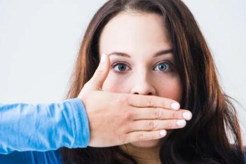 Sáng ngủ dậy nếu thấy 5 dấu hiệu này cần khám ngay để phòng sớm ung thư, cái thứ 2 rất nhiều người đang mắc!