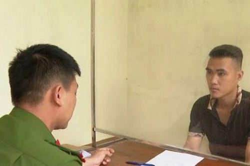 Bắt giữ đối tượng bịt mặt, đi xe máy che biển số để cướp giật dây chuyền vàng