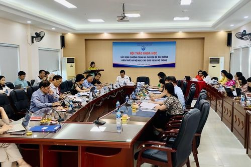 Xây dựng chương trình, chuyên đề bồi dưỡng kiến thức Hà Nội học cho giáo viên