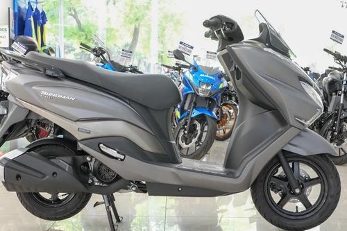 Tin xe hôm nay 31/10: Ô tô cũ biển tỉnh hấp dẫn người dùng Hà Nội, đối thủ của Air Blade giảm giá cực sốc