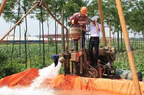 Khai thác nước cho hoạt động chăn nuôi có phải xin giấy phép?