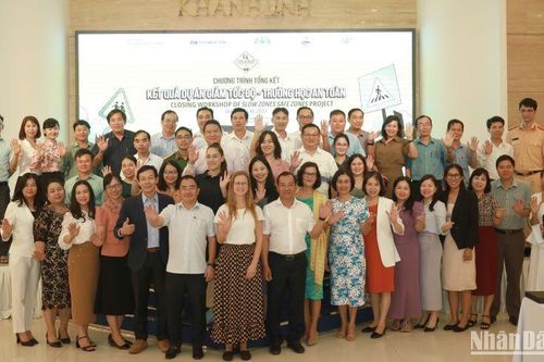 An toàn trên đường đến trường cho các em học sinh