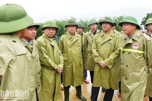 Tập trung khắc phục các công trình thủy lợi thiết yếu bị hư hỏng do lũ lụt