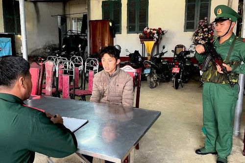 Bắt nhóm đối tượng vận chuyển hơn 300kg pháo hoa nổ qua biên giới