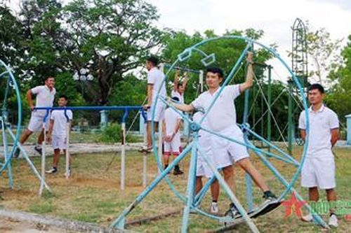 Rèn thể lực nâng cao sức khỏe phi công