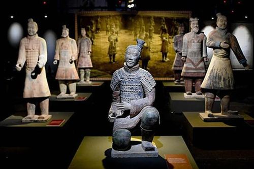 Vì sao đội quân đất nung trong mộ Tần Thủy Hoàng không đội mũ giáp?