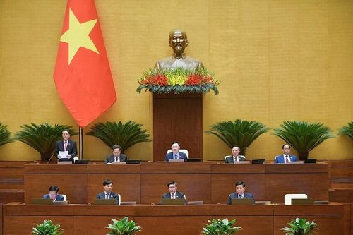 Đại biểu Quốc hội đề xuất giảm giờ làm cho người lao động trong khu vực tư xuống 44 giờ/tuần
