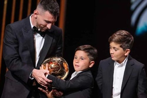 Messi làm nên lịch sử với lần thứ 8 đoạt giải Quả bóng Vàng