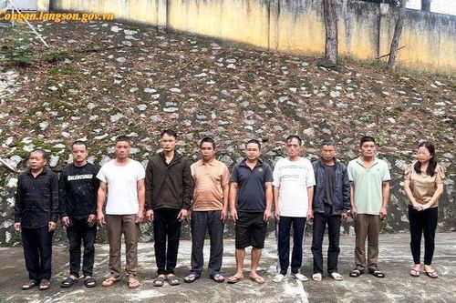 Khởi tố 10 đối tượng đánh bạc trên đồi tại Lạng Sơn