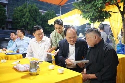 Thăm hỏi gia đình nạn nhân vụ TNGT đặc biệt nghiêm trọng tại Lạng Sơn