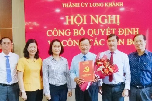 Đồng Nai công bố nhiều quyết định điều động, bổ nhiệm cán bộ
