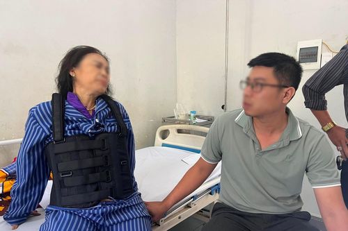 Lời kể nạn nhân sống sót trong vụ ô tô 16 chỗ tông đuôi xe đầu kéo khiến 5 người tử vong