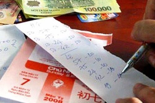 Cựu cán bộ Công an phường hầu tòa vì cho vay nặng lãi