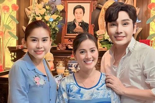 Vũ Luân thân thiết con gái Vũ Linh, MC Kỳ Duyên 'mãi không già'