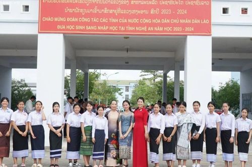 Những ngày đầu trên đất Nghệ của 31 lưu học sinh Lào theo học hệ phổ thông