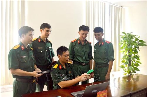 Sáng chế khóa bảo mật của thầy giáo sĩ quan