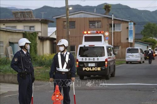 Cảnh sát Nhật Bản bắt giữ tay súng cố thủ trong bưu điện gần Tokyo