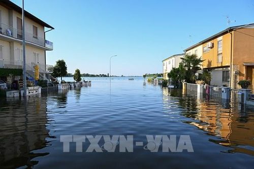 Italy ban bố cảnh báo đỏ về mưa lũ tại nhiều vùng
