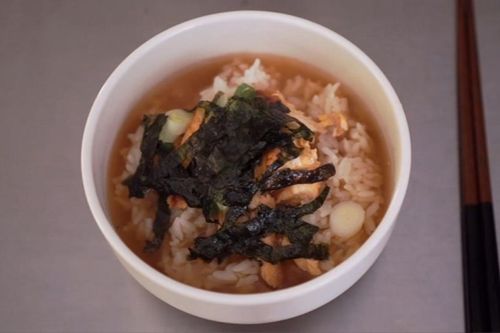 Sẽ ra sao nếu duy trì thói quen ăn cơm chan canh?