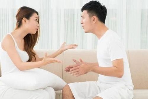 Không dám chia tay vì bạn trai đang nợ tôi 100 triệu