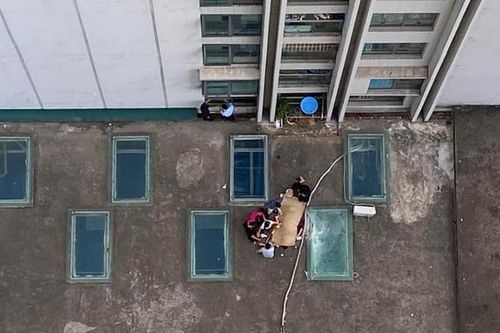 Nữ sinh lớp 7 rơi từ tầng cao chung cư tử vong ở Hà Nội